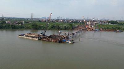 Tăng tốc thi công cầu Mễ Sở, nhiều hạng mục đã thành hình