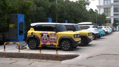 Miễn lệ phí trước bạ lần đầu cho ô tô điện hết 2030