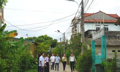 Nghiệm thu, bàn giao hệ thống điện chiếu sáng công cộng bằng năng lượng mặt trời tại phường Nùng Trí Cao