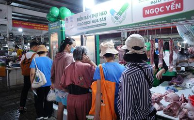 TP.HCM thí điểm bán thịt heo qua sàn giao dịch tại chợ truyền thống