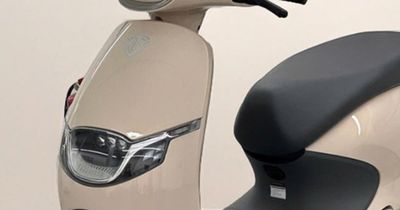 Trải nghiệm xe máy điện giá 20,8 triệu đồng bán ở Việt Nam thiết kế xinh xắn, đi 100 km/lần sạc, rẻ như Wave Alpha