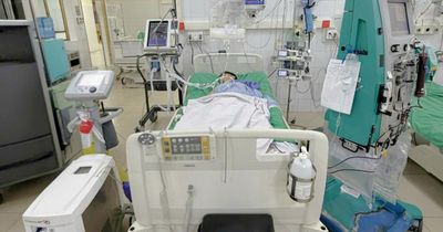 Người đàn ông 42 tuổi ngừng tim khi chơi thể thao trong thời tiết nắng nóng: Có dấu hiệu này cần dừng ngay