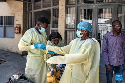 Reuters: Mỹ kêu gọi châu Âu áp lệnh hạn chế đi lại do Ebola trước thềm World Cup