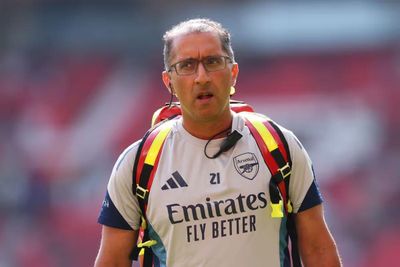 Arsenal sa thải một nhân vật chủ chốt