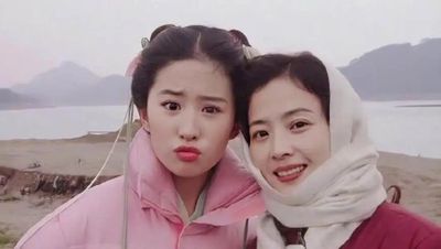 Mẹ Lưu Diệc Phi 'đẹp hơn con gái'