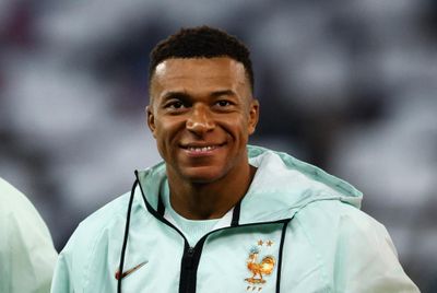 Mbappe gây tranh cãi
