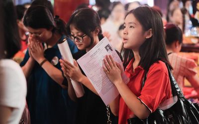Sĩ tử thành kính hướng về cội nguồn tri thức trước Kỳ thi tốt nghiệp THPT năm 2026