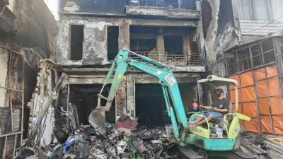 Vụ cháy lớn ở Vĩnh Long: Nghi vấn còn người mắc kẹt bên trong khu vực cháy