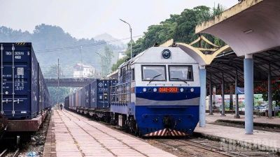 Đề nghị điều chỉnh giảm giá cước vận chuyển hàng hóa liên vận qua ga Lào Cai