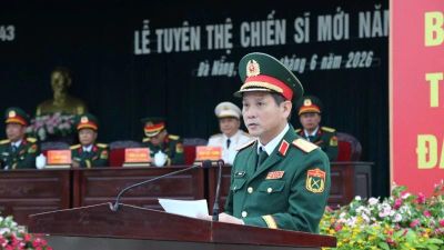 Chiến sĩ mới tuyên thệ tại Trung đoàn 143, Quân khu 5