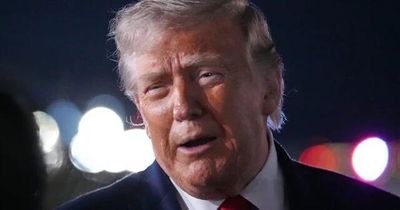 Ông Donald Trump dọa đánh sập cầu và nhà máy điện, Iran sẽ phải 'trả giá'