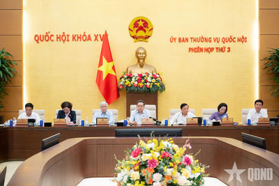 Cử tri và nhân dân phấn khởi trước việc điều chỉnh tăng lương cơ sở, lương hưu và trợ cấp bảo hiểm xã hội