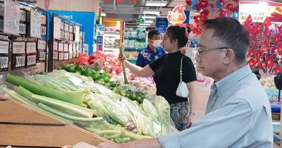 [VIDEO] Chi phí tăng vọt, gia đình TP HCM kiệt quệ dù thắt lưng buộc bụng