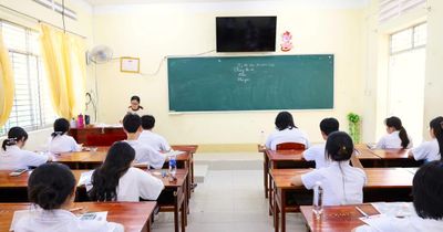 Hành vi sử dụng thiết bị công nghệ cao gian lận trong thi cử sẽ bị xử lý nghiêm
