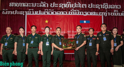 Sĩ quan trẻ Biên phòng Việt Nam - Lào thắt chặt tình đoàn kết, hữu nghị