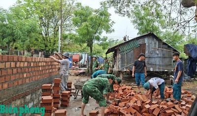 Bộ đội Biên phòng tỉnh Khánh Hòa đẩy nhanh tiến độ xóa nhà tạm, nhà dột nát cho gia đình chính sách