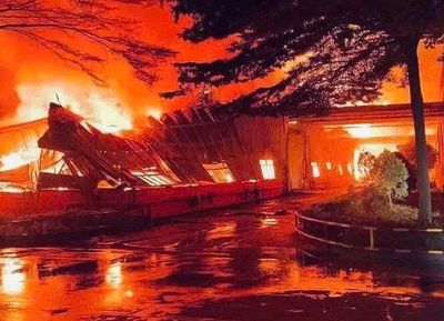 'Biển lửa' bao trùm công ty gỗ rộng hơn 1,7 ha ở TPHCM