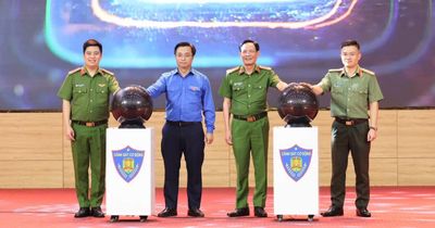 Tuổi trẻ Cảnh sát Cơ động ra mắt công trình thanh niên 'AI chiến sĩ mới'