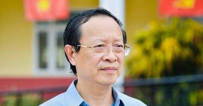 Thứ trưởng thường trực Bộ GD&ĐT Phạm Ngọc Thưởng căn dặn các em học sinh trước giờ thi tốt nghiệp THPT