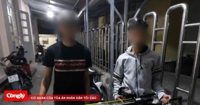 Kịp thời bắt giữ 2 thiếu niên mang theo hung khí trên đường