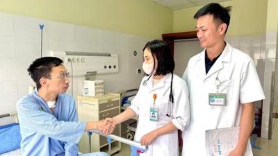 4 giờ căng não cứu cảnh sát bị đối tượng nghiện ma túy đâm trọng thương