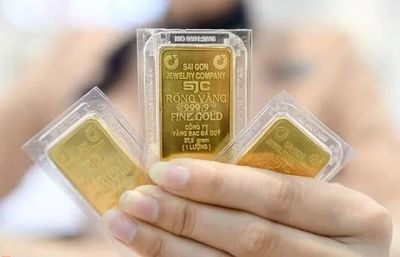 Giá vàng bốc hơi thêm 3,8 triệu đồng, SJC về ngưỡng 140 triệu đồng mỗi lượng
