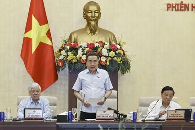 Chủ tịch Quốc hội: Vẫn còn tình trạng trụ sở đất đai, tài sản công dôi dư sau sắp xếp chậm được xử lý