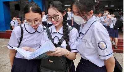 Làm bài Ngữ văn sao cho hiệu quả? Lời khuyên từ giáo viên và thủ khoa