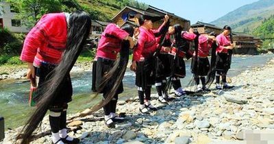Làng tóc dài 'có một không hai'