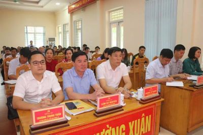 Cử tri các xã kiến nghị nhiều vấn đề về hạ tầng, đất đai và chính sách cán bộ