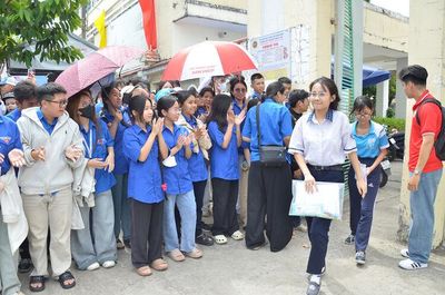 Áo xanh sẵn sàng tiếp sức sĩ tử
