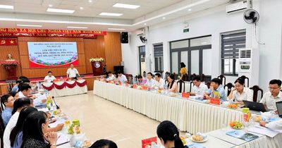 Khảo sát phương án sắp xếp thôn và giải quyết chế độ cho cán bộ dôi dư