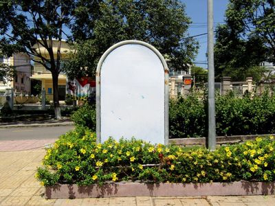 Cần làm mới bảng nội quy công viên
