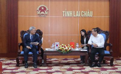 Phó Chủ tịch Thường trực UBND tỉnh Tống Thanh Hải tiếp xã giao Đoàn công tác thành phố Mungyeong, tỉnh Gyeongsangbuk (Hàn Quốc)