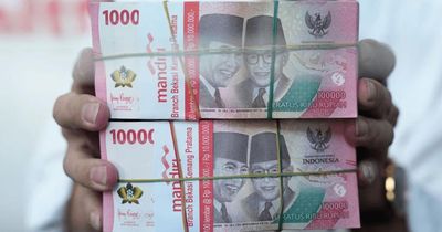 Indonesia tăng lãi suất khẩn cấp lên 5,5% để cứu đồng rupiah khỏi đáy lịch sử