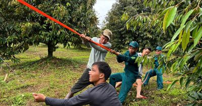 Xã Đạ Tẻh hỗ trợ người dân khắc phục hậu quả thiên tai