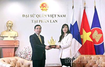 Đoàn công tác tỉnh Phú Thọ thăm và làm việc với Đại sứ quán Việt Nam tại Cộng hòa Phần Lan