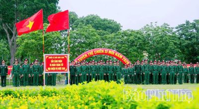 Trường Trung cấp Kỹ thuật Tăng Thiết giáp tổ chức Lễ tuyên thệ chiến sĩ mới năm 2026