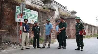 Lãnh đạo thành phố khảo sát thực tế khu vực nghi mộ liệt sĩ tập thể