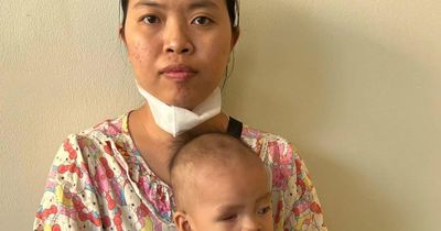 Mở rộng lòng từ: Nhà nghèo, con bị bệnh ung thư