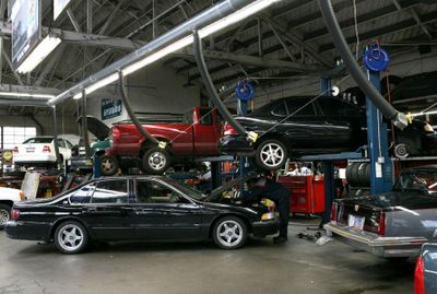 Chi phí bảo dưỡng xe hybrid có đắt hơn xe xăng?