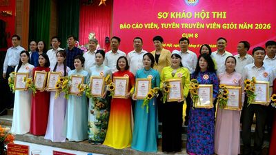 Báo cáo viên 12 xã tuyên truyền nghị quyết của Đảng vào cuộc sống