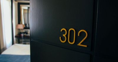 Bí mật sau cánh cửa căn phòng 302, công an lật tẩy 'cuộc vui' của 4 nam, 3 nữ