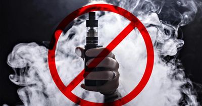 Nghiêm cấm cán bộ, công chức sử dụng thuốc lá điện tử, thuốc lá nung nóng