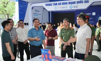 Thứ trưởng Phạm Thế Tùng cùng Ban Giám đốc Công an TPHCM kiểm tra công tác tổ chức Gala 'Tổ quốc bình yên'