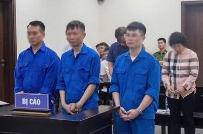 Hoãn phiên xét xử cựu chủ tịch phường ở Hà Nội nhận tiền bỏ qua sai phạm xây dựng