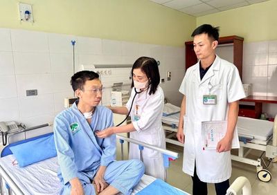 Nghẹt thở chạy đua với 'tử thần', cứu sống Trung tá Công an bị đâm đứt động mạch cảnh