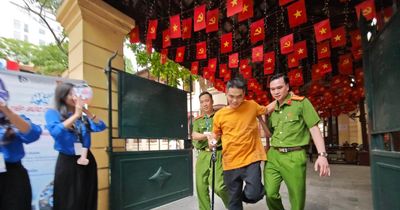 Hình ảnh đẹp tiếp sức mùa thi của lực lượng Công an Thủ đô