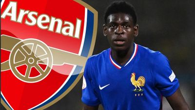 Arsenal hỏi mua cầu thủ PSG