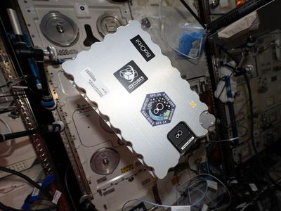 Đua sản xuất thuốc trong không gian
